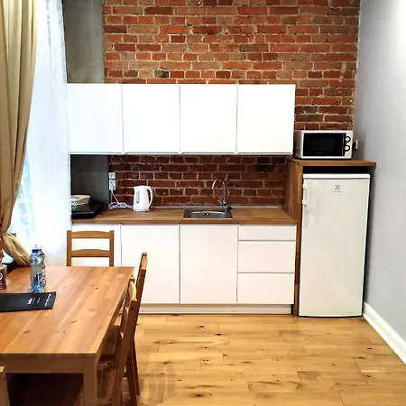 Apretura By Good Time Lodz